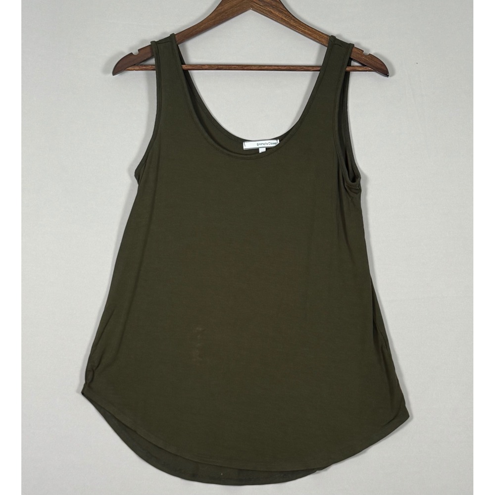Emma's Closet Tank Top Women Size M Olive Green NWOT Curved Hem Scoop Neck